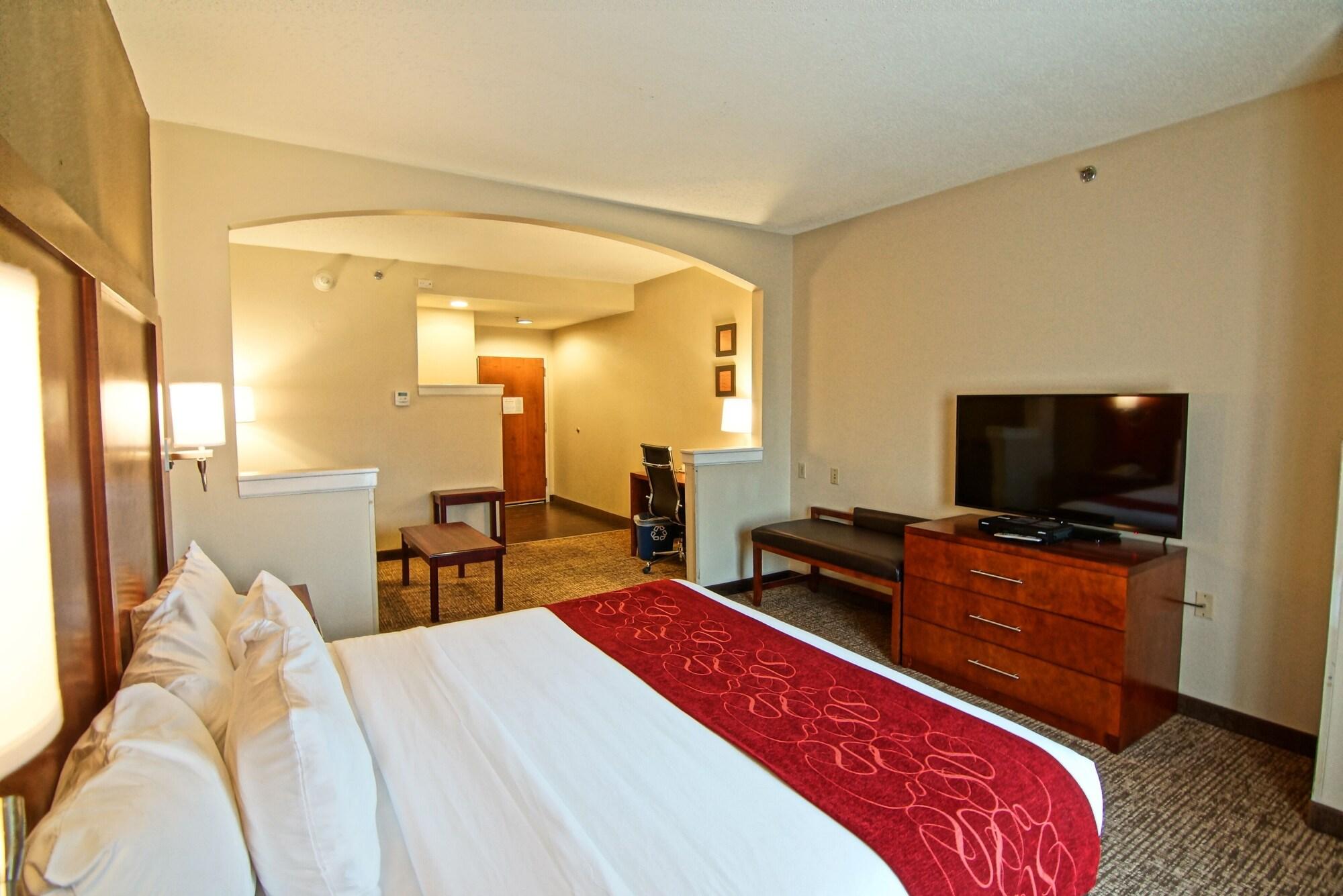 Comfort Suites Near University North Brunswick Exterior foto